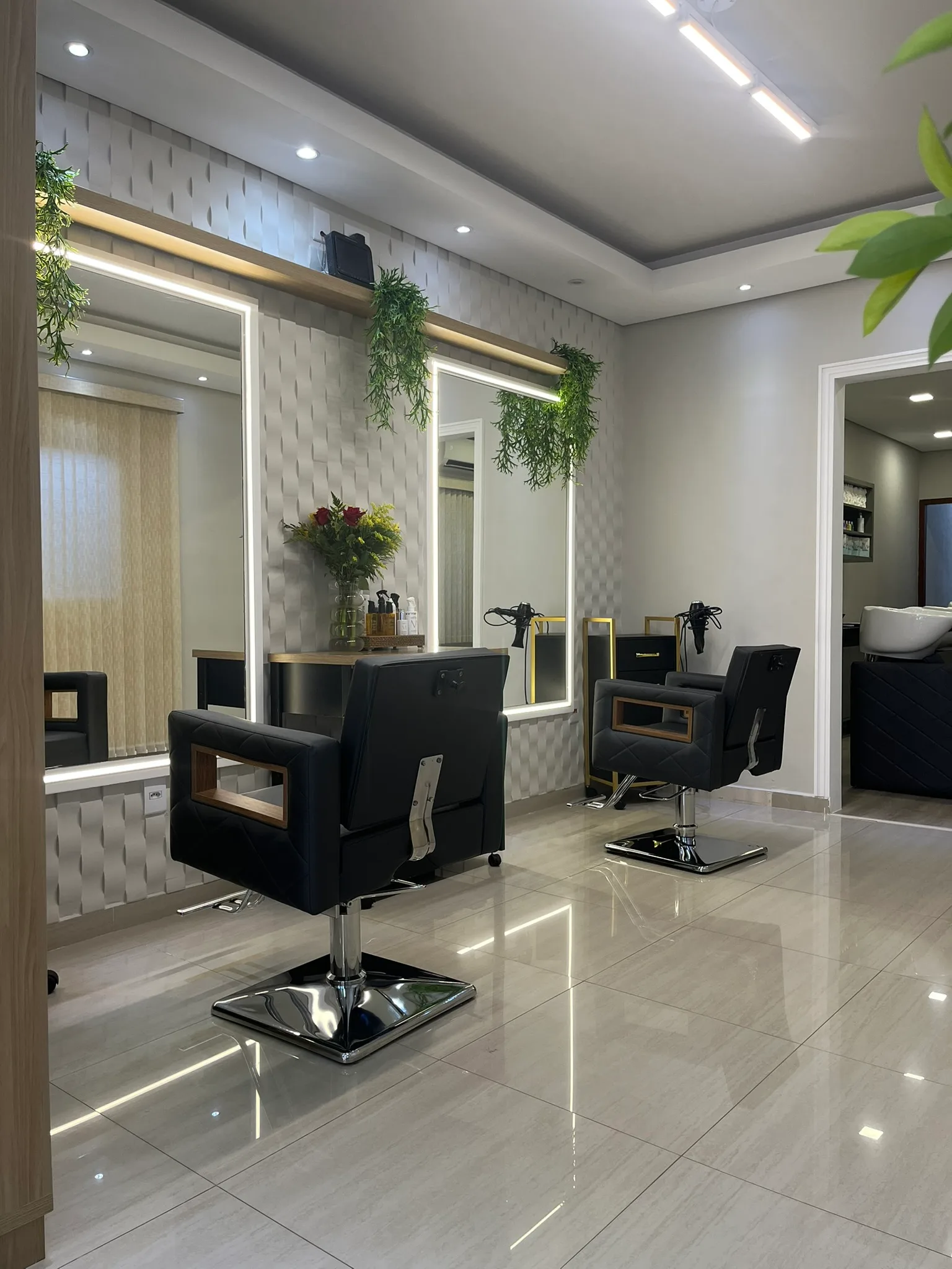 Interior do salão Cassia Bispo Beauty (imagem 11 de 19)