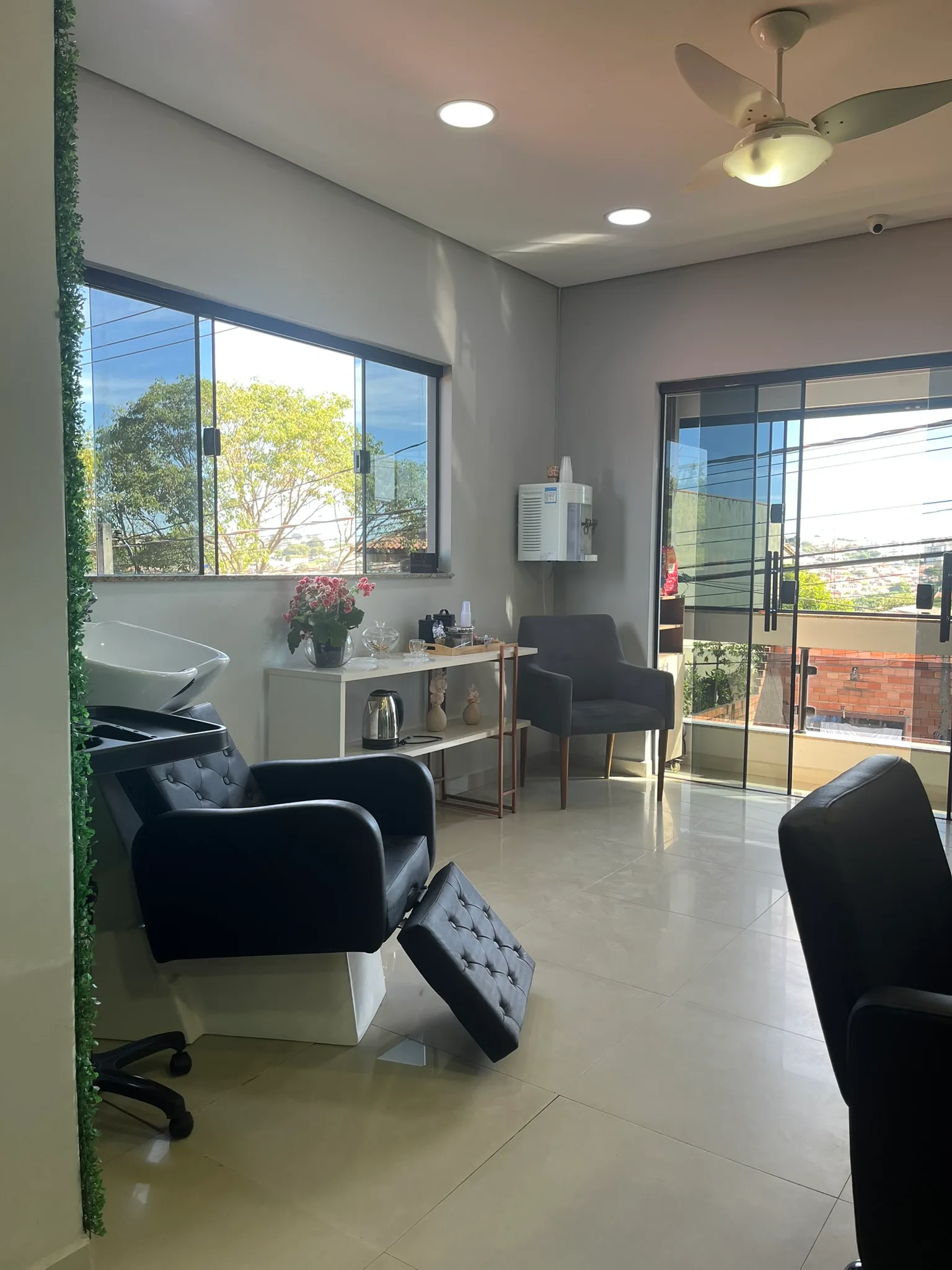 Interior do salão Cassia Bispo Beauty (imagem 14 de 19)