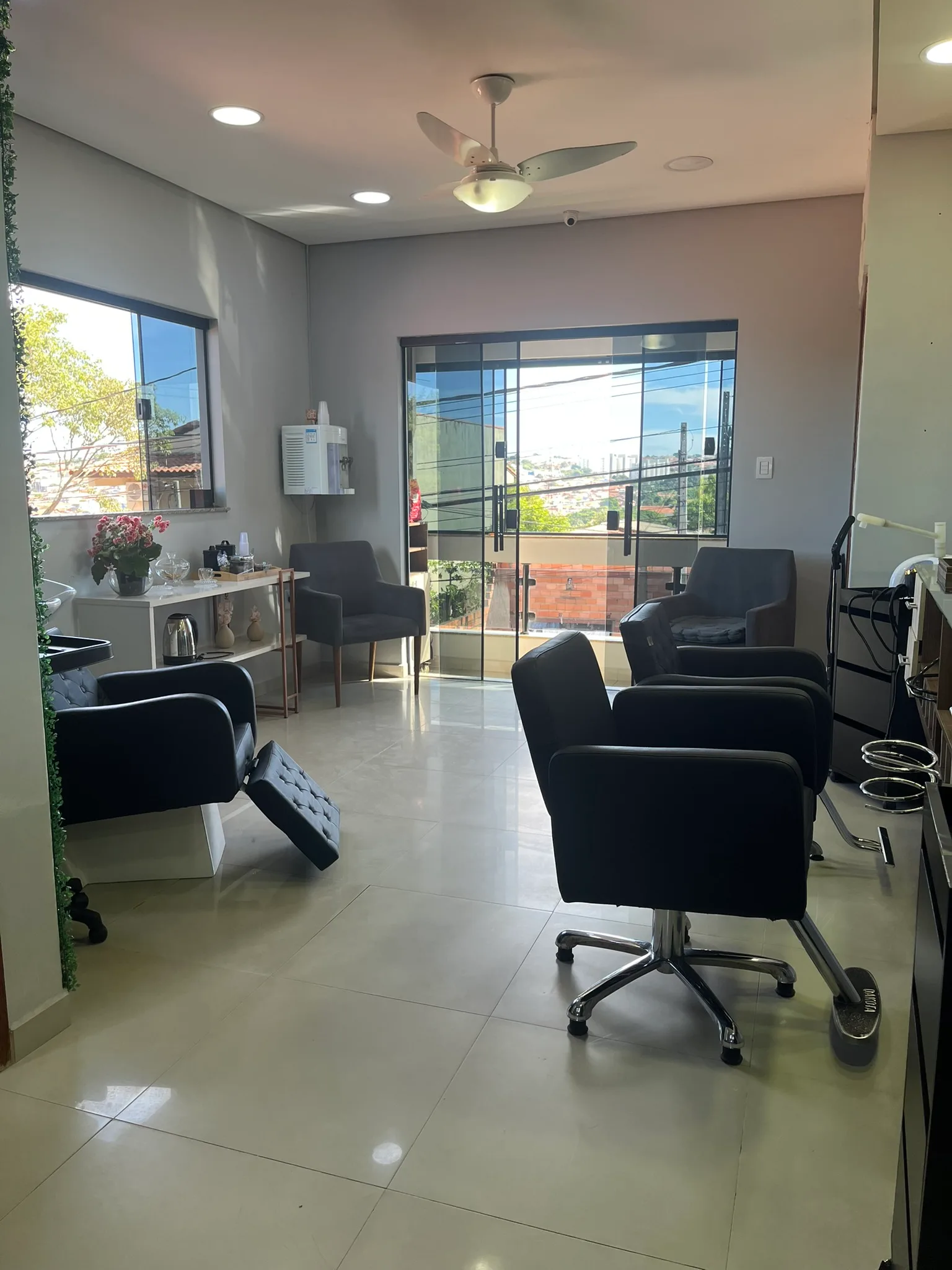 Interior do salão Cassia Bispo Beauty (imagem 15 de 19)
