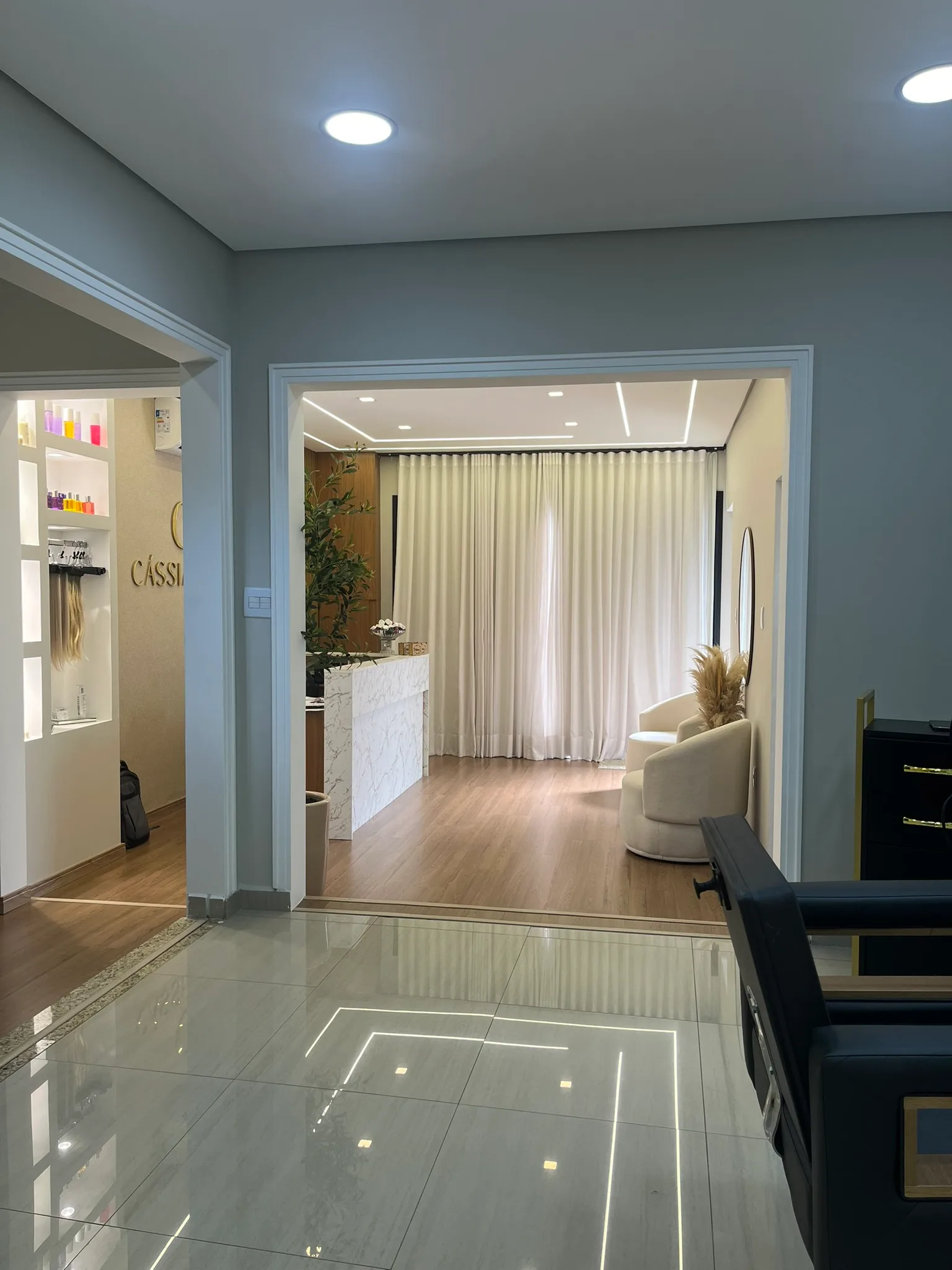 Interior do salão Cassia Bispo Beauty (imagem 18 de 19)