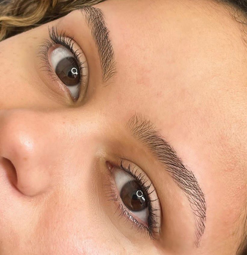 Design de Sobrancelhas e Henna